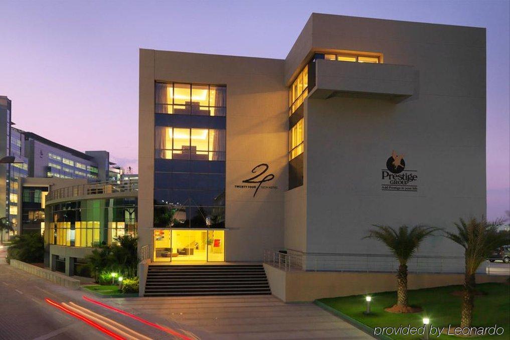 24 Tech Hotel Bangalore Exterior foto