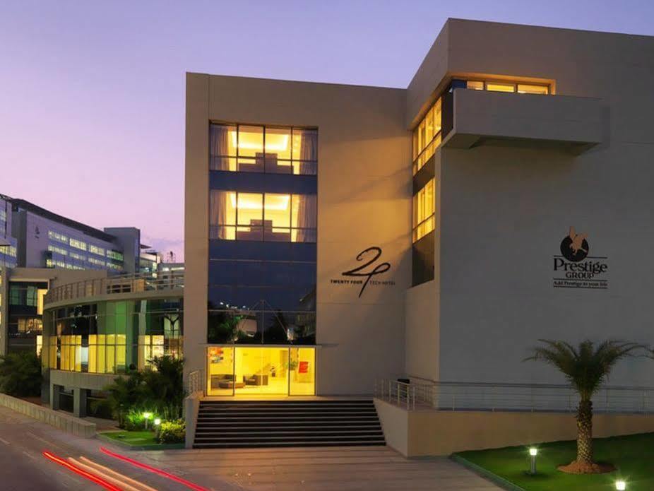 24 Tech Hotel Bangalore Exterior foto